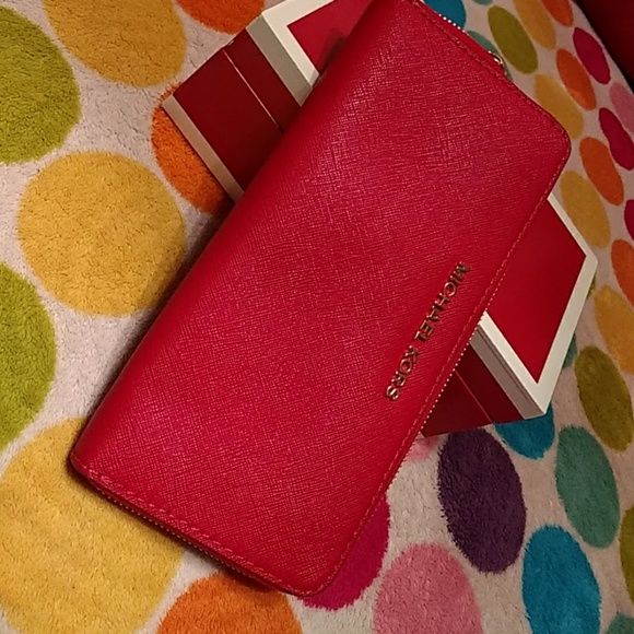 Michael Kors Handbags - Traded kimbakerpta ..Auth NWOT/B MK.